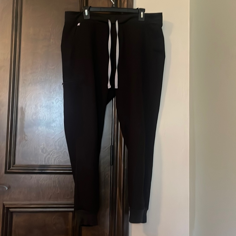 Figs Scrubs Jogger Technical Collection, lightly worn! Great condition!